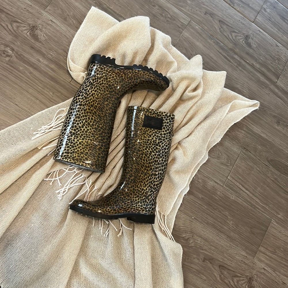 D&G animal print rain boots, Size 37 euro size.